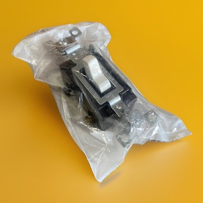  (AN) ***QTY 10*** Select Spec BS315W 3-Way Toggle Switch 15A 120/277V AC White