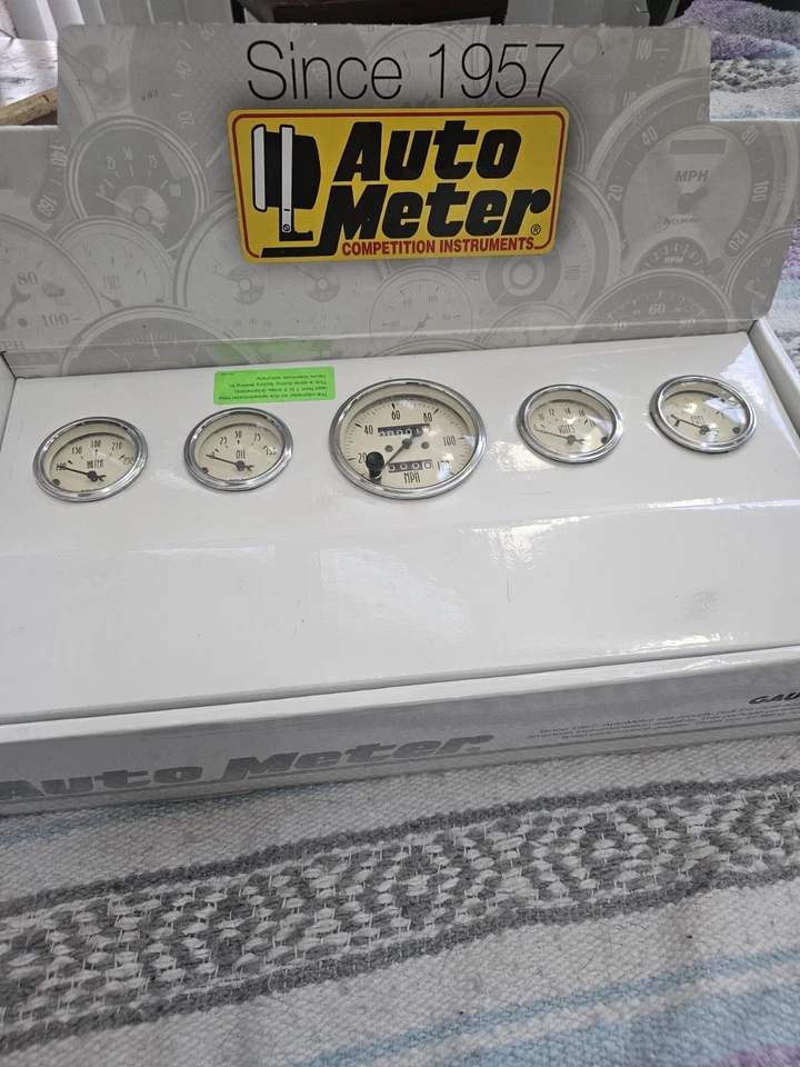 AutoMeter 5pc Gauge Kit 3-18" & 2-1/16" Mechanical Speedometer Antique Beige  - Image 2 of 4