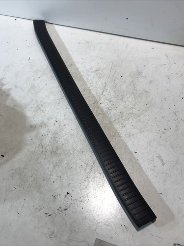 TOYOTA RAV4 2005 ACA23 REAR TAIL GATE DOOR PLASTIC SCUFF PLATE GENUINE - 第 1/3 張圖片
