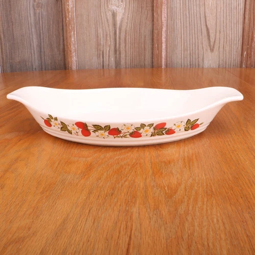 Sheffield Strawberries N Cream Stoneware Oval Lug Handle Casserole Baking Dish