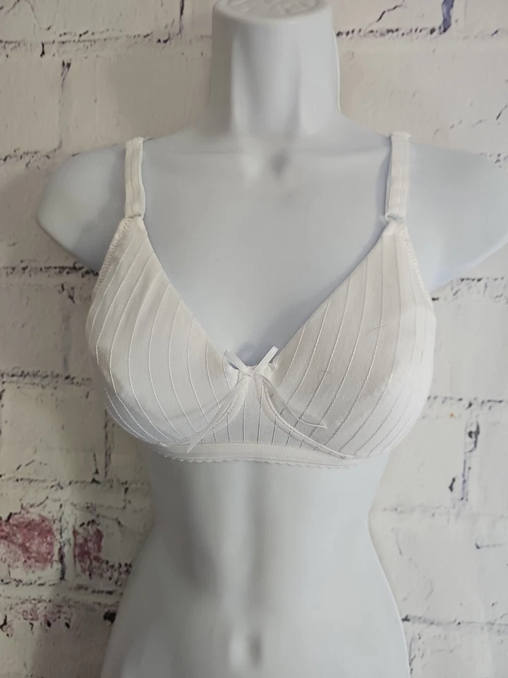 Sujetador Camiseta Bestform Blanco Rayas Inalámbrico Talla 34B Correas Ajustables Lazo Cuello en V Foto 2 de 4