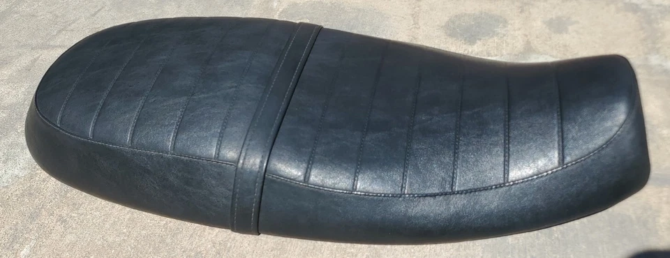 Triumph Bonneville T100 SE 1996-2009 asiento genuino OEM 2302416 Foto 3 de 4