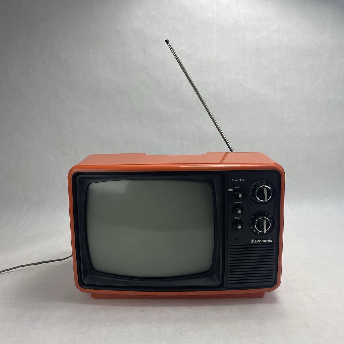 Vtg 70s Panasonic Solid State Portable TV Gaming TR-822 Orange
