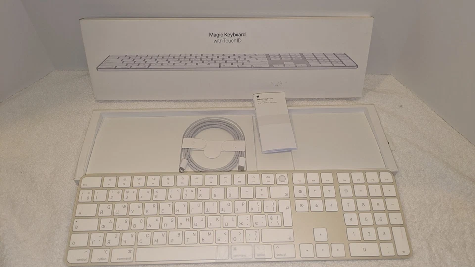 APPLE - Magic Keyboard w/ Touch ID &Numeric Keypad - A2520 - MK2C3Z/A - Silver - Image 3 of 4