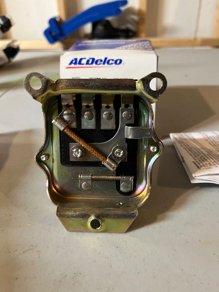 Nuevo regulador de voltaje ACDelco C635 para Buick Riviera 1965  Foto 2 de 4