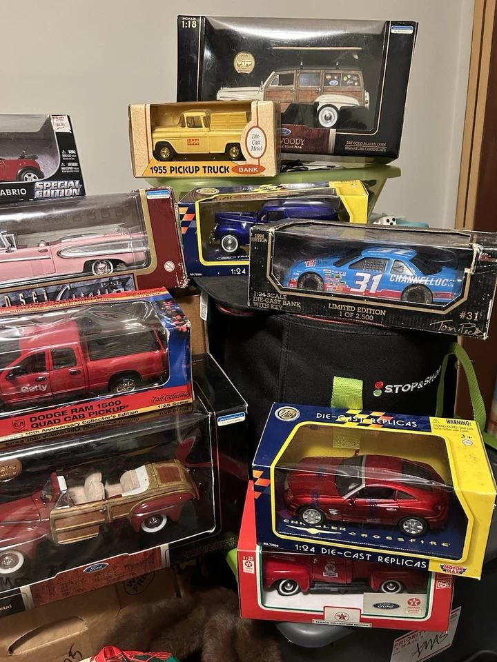 Coches fundidos a presión antiguos de colección Foto 3 de 4