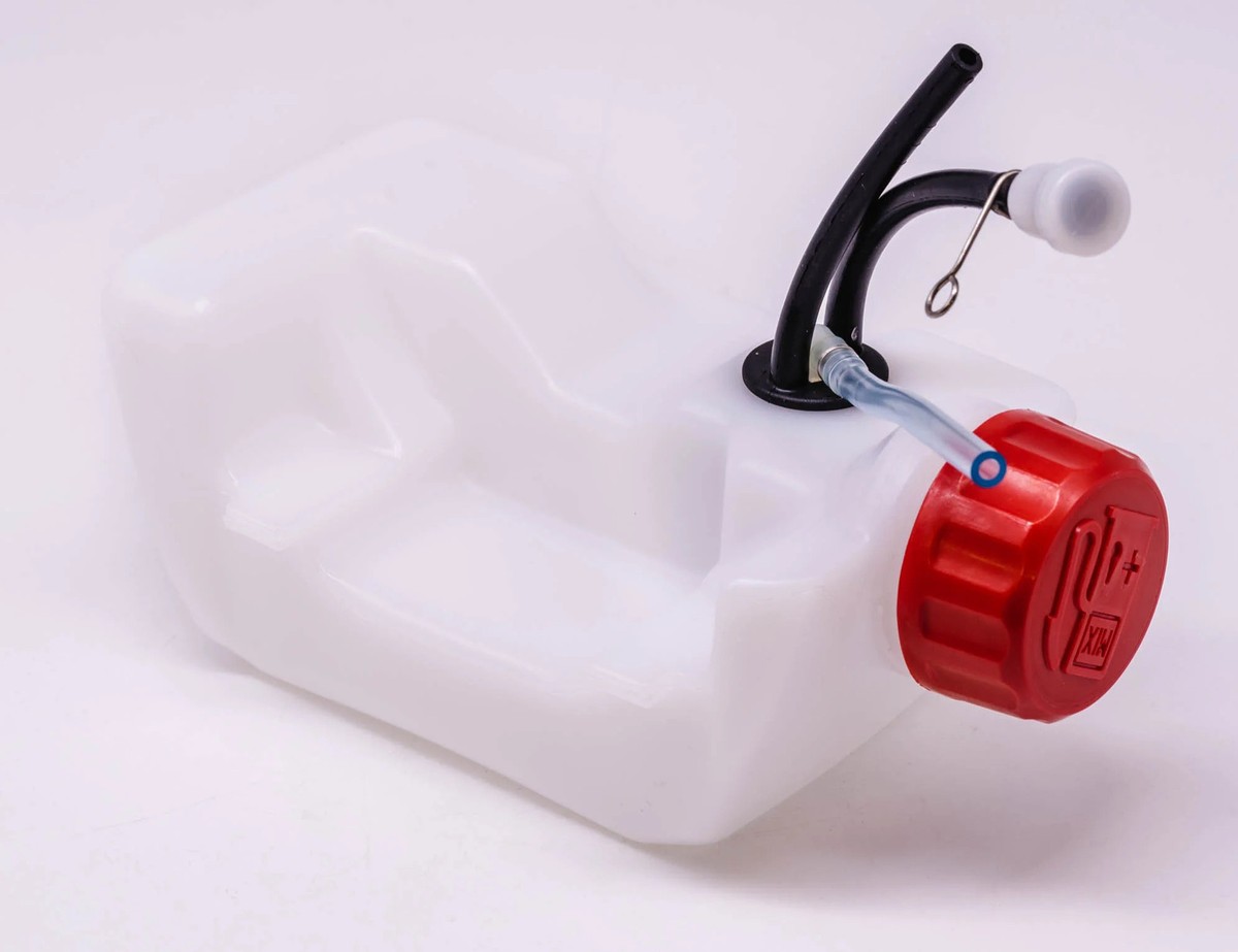 ｔｙタンク Amazon.com: HOMELITE RYOBI 310711138 GENUINE FUEL TANK 4 GALLON W