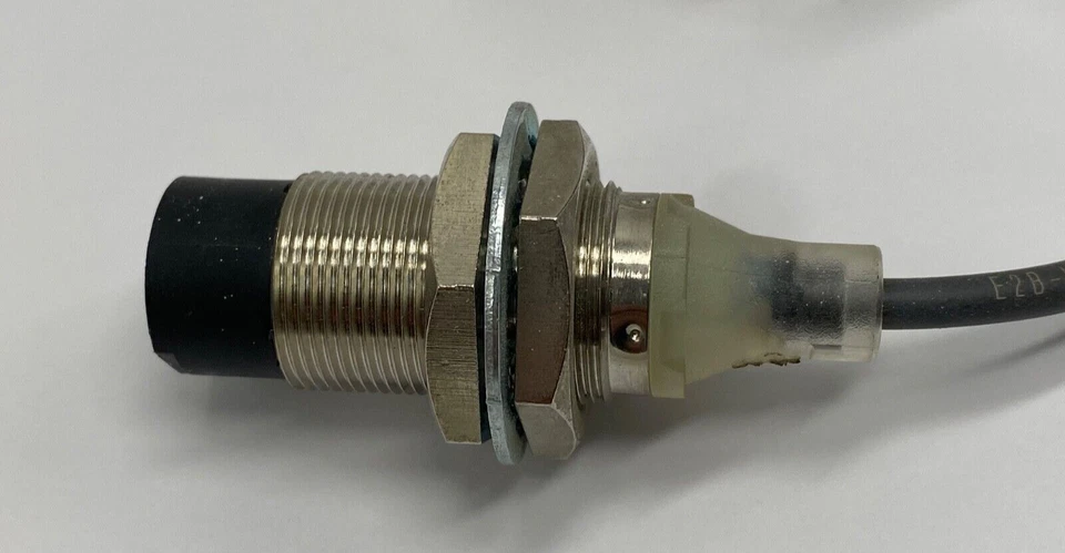 Omron NPN proximity switch sensor E2B-M18KN10-WZ-C1 with leads 72” long, N.O. - Image 3 of 4