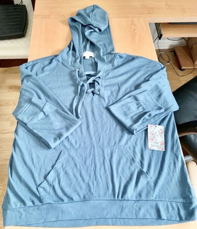 New Pink Republic hoodie top shirt woman’s size xlarge