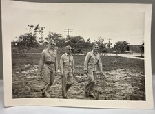 WWII US Soldiers Walking on Base 1940s Vintage Military Photo 5x3 Candid