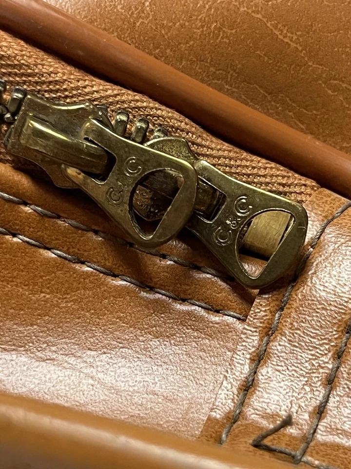 Vintage Top Grain Leather Garment Bag With Tucky Closure Military Green Lining - Image 4 of 4