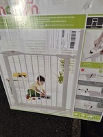 Munchkin Maxi-Secure Pressure Mounted Adjustable Metal Stair Gate White 32-39