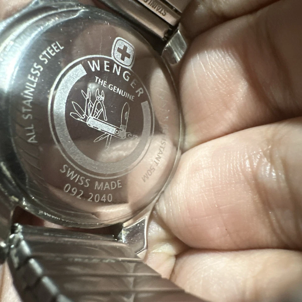 Reloj analógico Runs Wenger tono plateado esfera gris banda elástica negra 0922040 unisex Foto 4 de 4