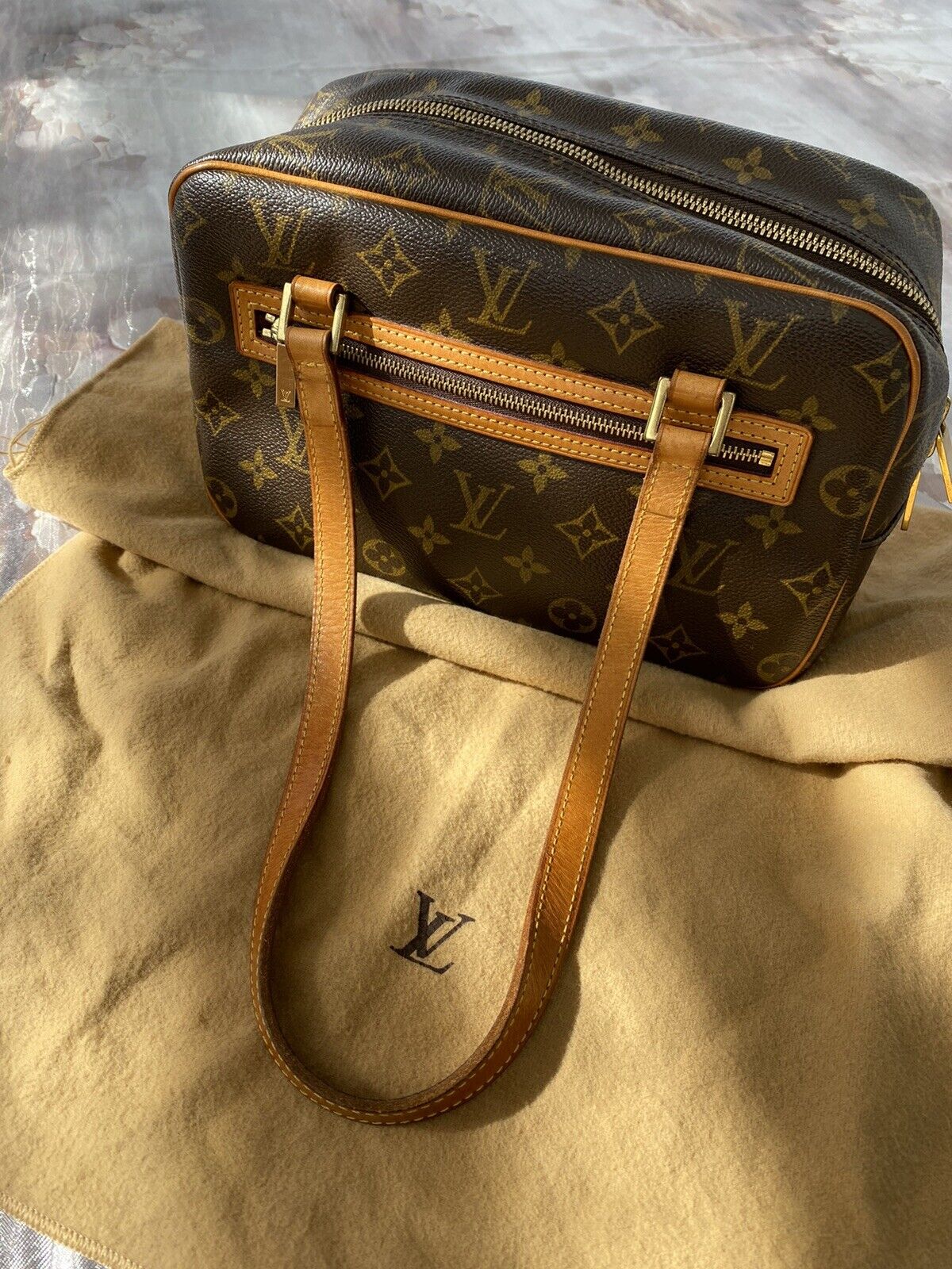 Louis Vuitton 2009 Pre-owned Monogram Étoile City Bag PM Shoulder Bag