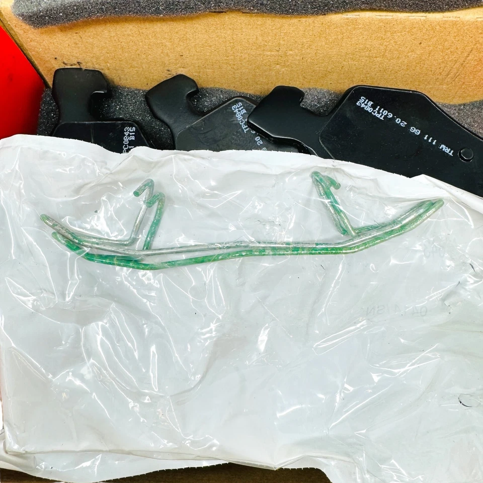 TRW TPC0843 前盘式制动垫套装,福特 Escape 马自达 Tribute Mercury 水手 — 第 4/4 张图片