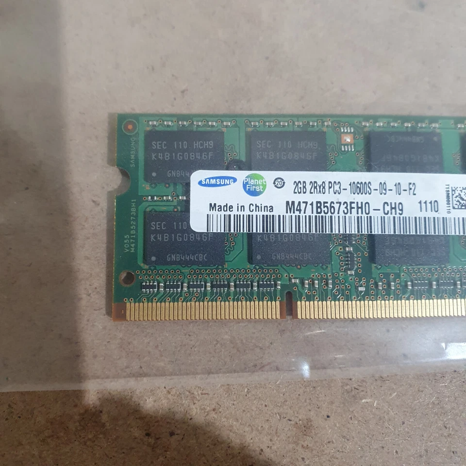 Samsung M471B5673FH0-CH9 2GB 2Rx8 PC3-10600 1333MHz 200-Pin SO-DIMM DDR3 SDRAM - Image 2 of 4