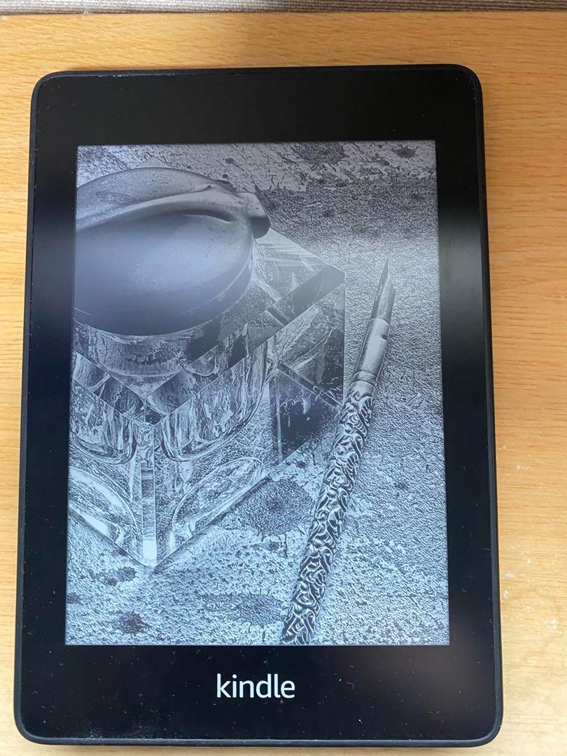 Amazon Kindle Paperwhite 10th Generation 32GB 6-inch Wi-Fi