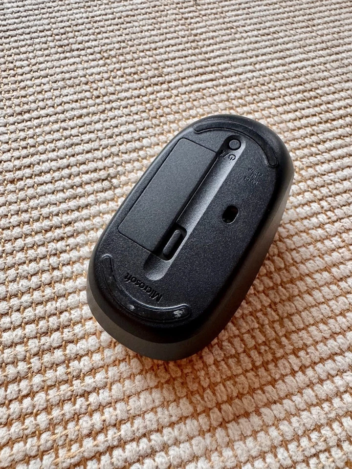 Microsoft Bluetooth Maus Ambidextrous Maus schwarz - Bild 2 von 2
