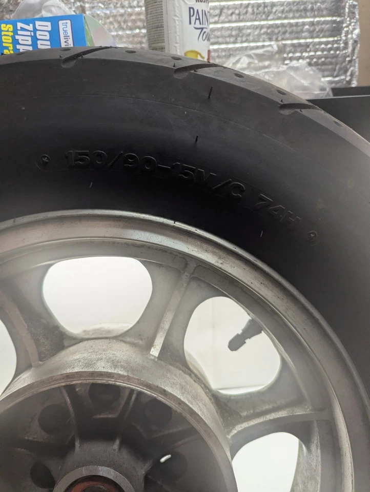 Rueda trasera y neumático Kawasaki Vulcan 750 OEM 1986-2005 Foto 4 de 4