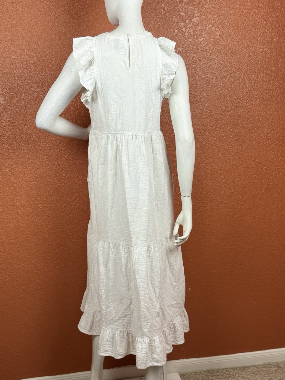 Universal Thread White Tiered Ruffle Sleeveless M… - image 5