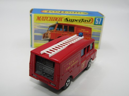 Matchbox Superfast No 57 Land Rover Fire Truck SQUARE LABELS VNMIB - Picture 5 of 10