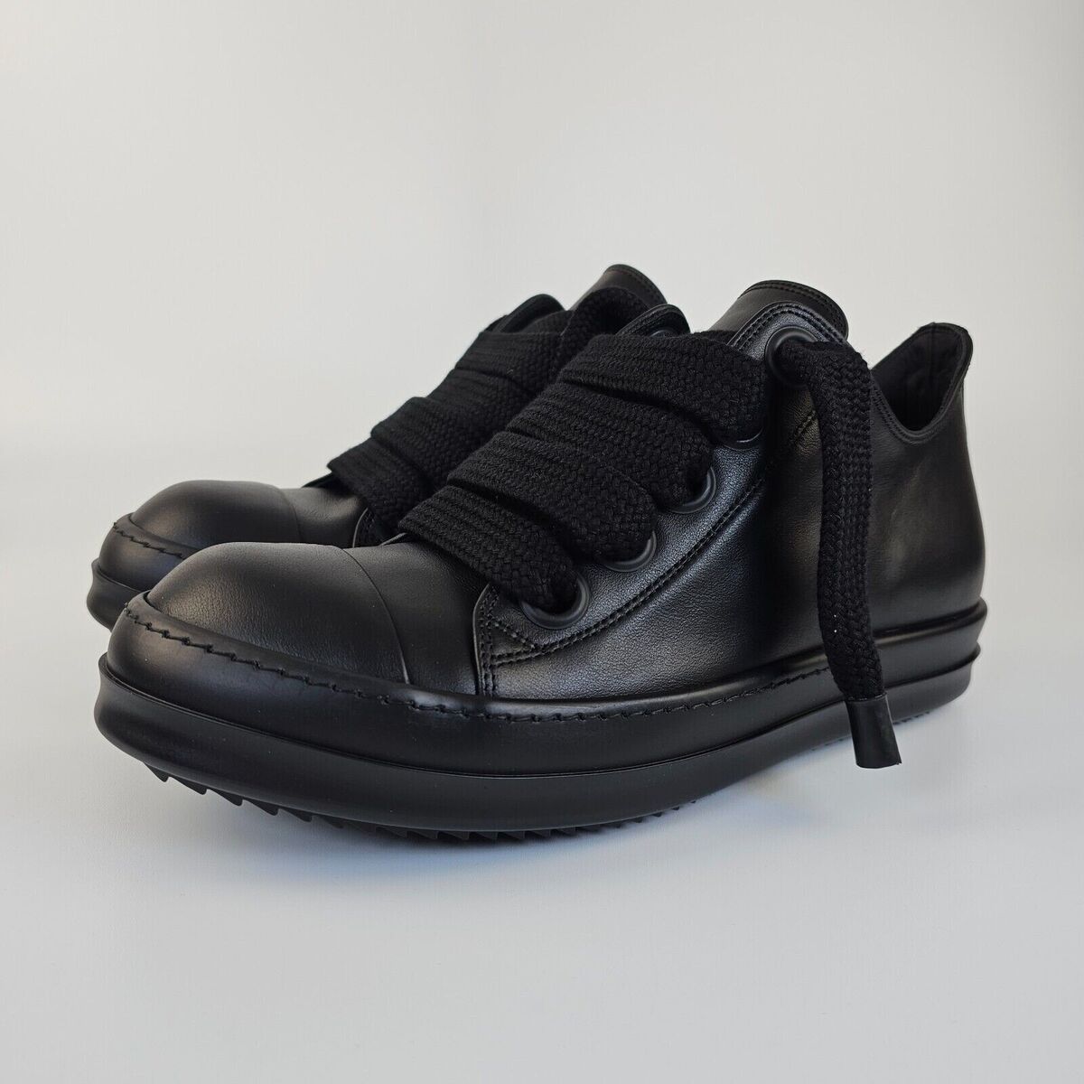 RICK OWENS Jumbo Laces Lido Black Leather Low Top Sneakers RICK OWENS Jumbo Laces Lido Black Leather Low Top Sneakers