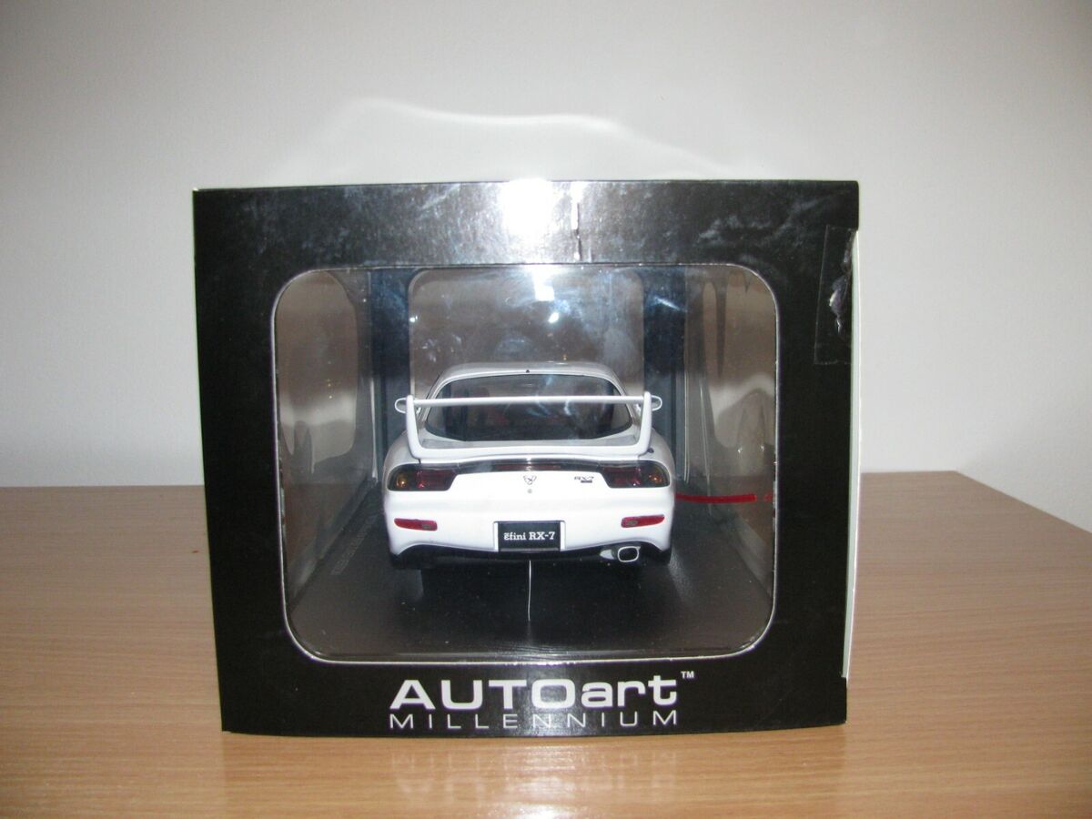 1:18 Autoart MAZDA RX-7(FD)TUNED VERSION Rare, new non 1:18 Autoart MAZDA RX-7(FD)TUNED VERSION Rare, new non