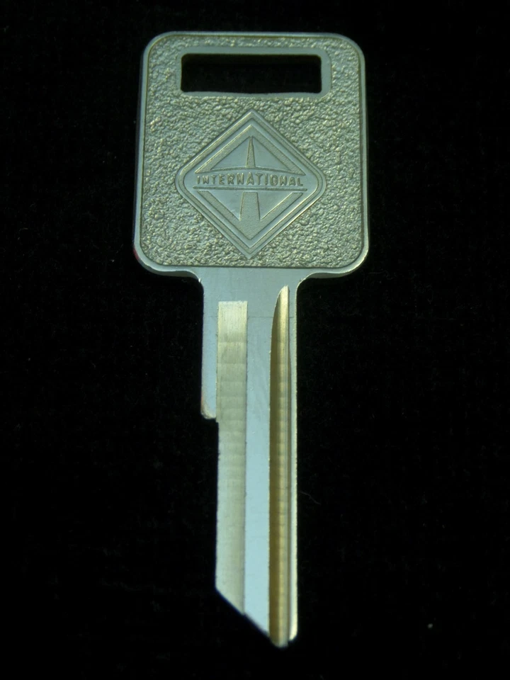 INTERNATIONAL HARVESTER SCOUT, camión Navistar llave de encendido en blanco se adapta a 1973-2004 Foto 2 de 4