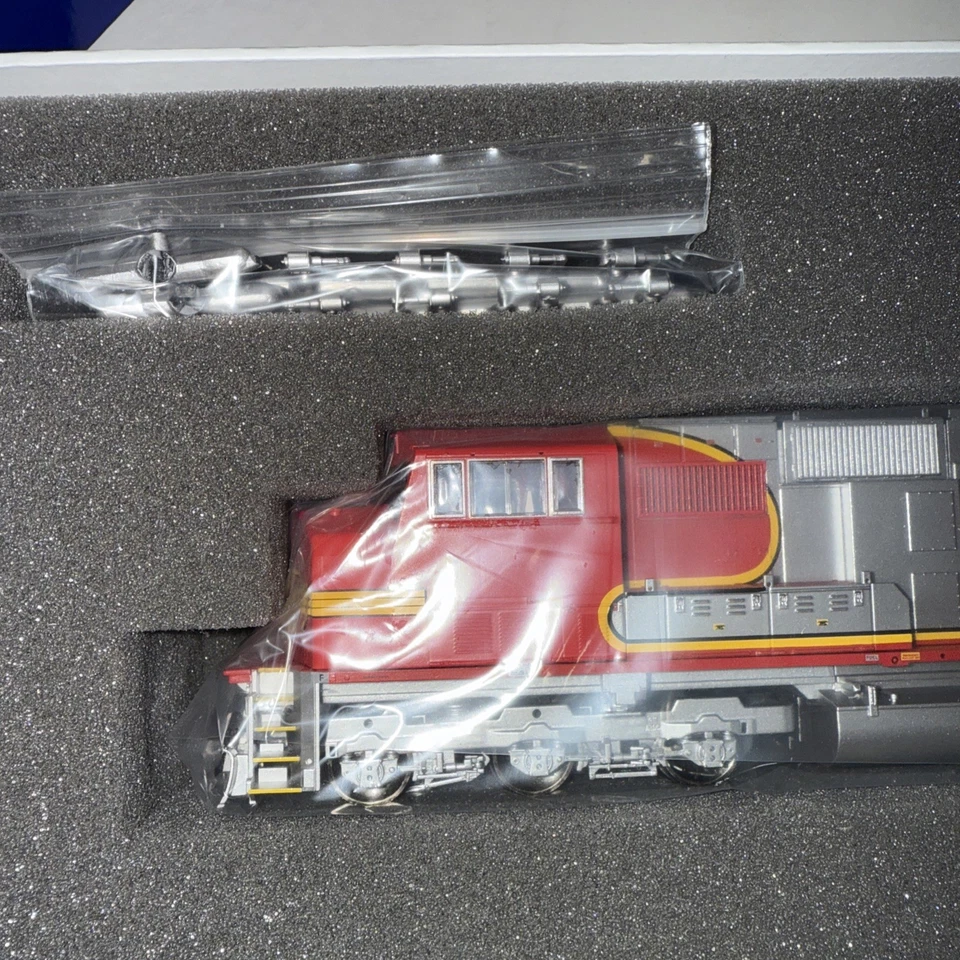 HO ATHEARN GENESIS G6136 SD75M BNSF NO Cab # - Image 2 of 4