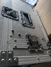 IDEX CASEWORKS FLIGHT CASE/ROAD CASE/ ATA CASE SILVER VERY HEAVY BEST ON MARKET