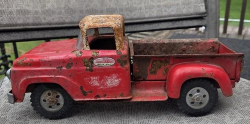 New ListingVintage Tonka 1960s Red Ford Stepside Pickup Truck