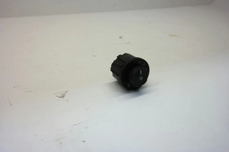 Interruptor de faros para camioneta Ford F150 2009-2014  Foto 3 de 4