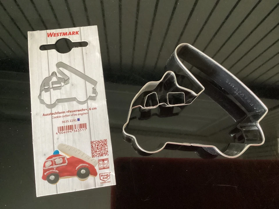 Emporte-Pièce Coupe-Pâte Camion Pompier Acier Inox WESTMARK - Biscuits - Photo 1/2