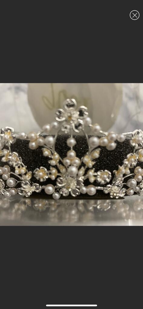 silver tiara - image 1