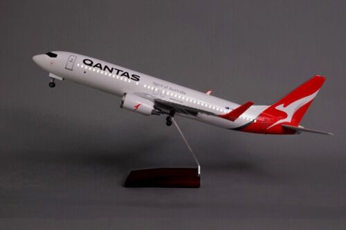 Qantas 737 Large Plane Model  ✈ 1:160 Airplane 45cm LED Cab Lights - Picture 1 of 4