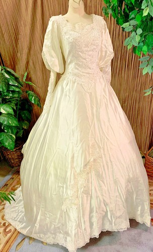 ls CREAM COLOR LONG SLEEVE SATIN 