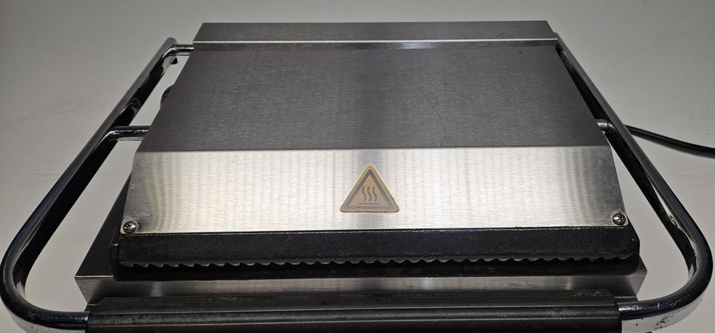 Bartscher Elektro Kontaktgrill - Doppelgrill Mit Gerillten Gusseisenplatten Bis 300°C