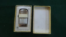 Vintage unused Scripto Goldenglo Vu-Lighter in Box, never fired