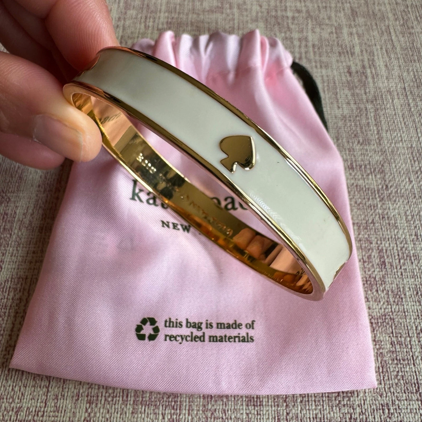 Braccialetto smaltato KATE SPADE asso di picche braccialetto oro avorio