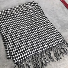 Stylish Houndstooth Black and White Scarf