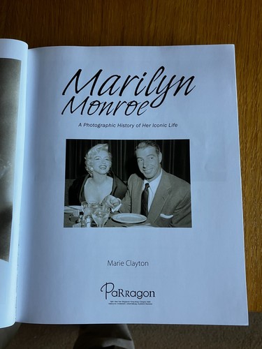 Marilyn Monroe "A Lavishly Illustrated Book & 60 Minute DVD" Parragon 2012 - Picture 6 of 8