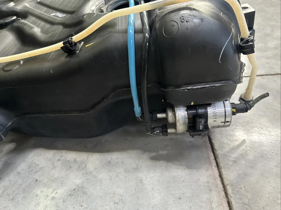 2012-2018 年大众甲壳虫 1.8 Tsi 燃油箱 5C0201021FC Oem 🔥🔥🚙 — 第 3/4 张图片