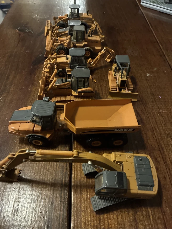 ERTL Case Diecast Model Construction Lot Of 8 1/50 Scale - Image 2 of 4
