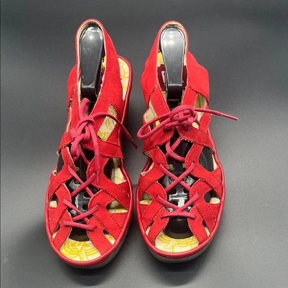 Sandalias de cuña Fly London estilo cuero rojo correa al tobillo plataforma para mujer talla 38 Foto 3 de 4