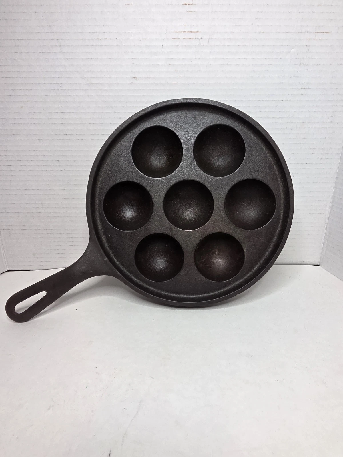 Vintage Griswold No 32 Cast Iron Aebleskiver Danish Cake Pan 962 USA