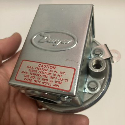 #ad #ad Dwyer Instruments 1910 0 Pressure Switch $65.00