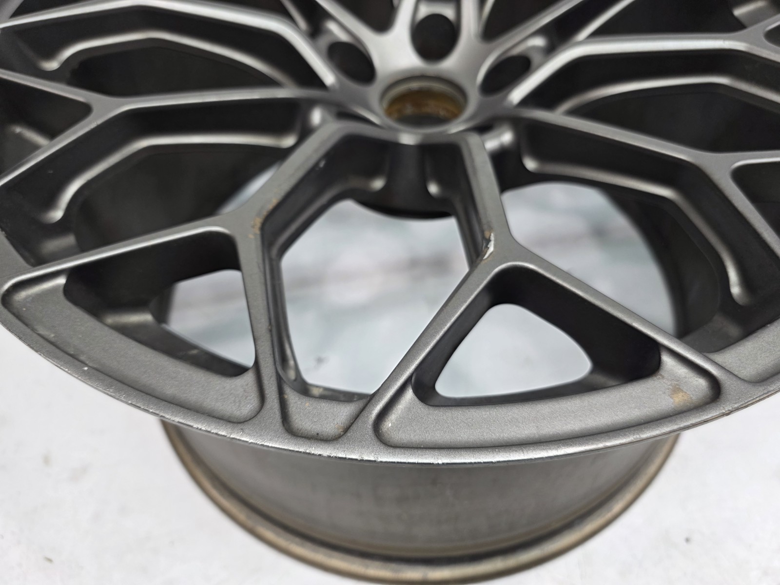 Lamborghini Huracan Rear Wheel P/N 4T0601017