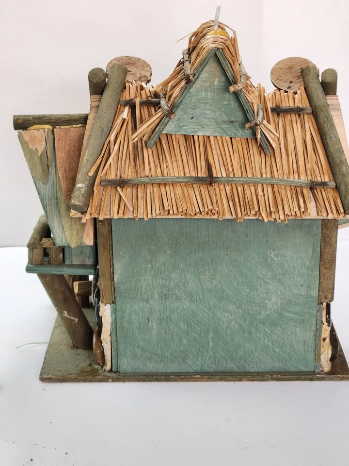 Casa para pájaros de madera y resina isla tropical junto a la playa taberna 10,5"x9"x7" Foto 3 de 4