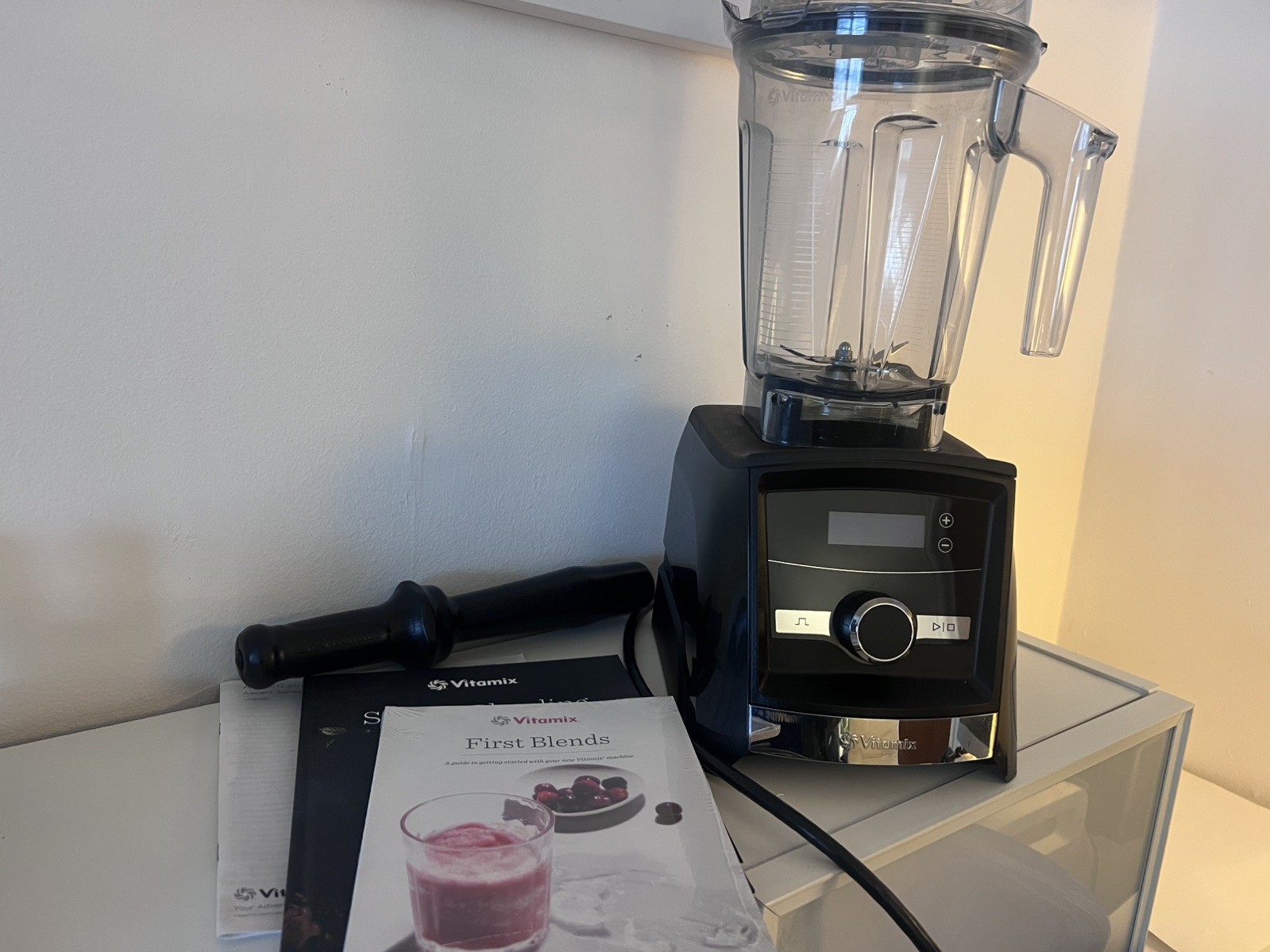 Vitamix A3300 Ascent Series Smart Blender 64oz Model VM0185 