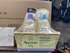 Aveeno Baby Daily Bathtime Solutions Gift Set With Moisture Lotion And Wash